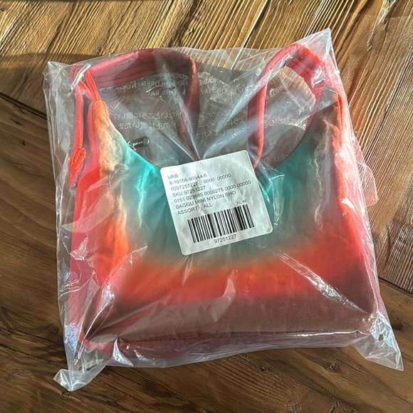 NWT BAGGU MINI NYLON SHOULDER BAG RAIN JULIA HEUER COLLAB - Picture 7 of 7